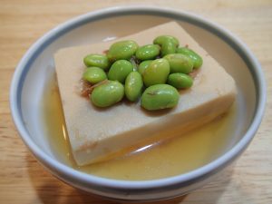 定番常備菜レシピ。高野豆腐と枝豆のふくめ煮