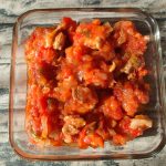 簡単お肉の常備菜レシピ。定番チキンのトマト煮