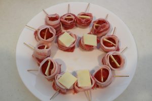 IMG 1149 レンジで簡単・プチトマトのチーズ豚巻き