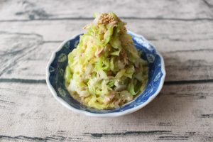 人気の簡単常備菜レシピ。やみつき無限キャベツ