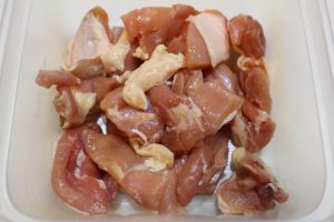 IMG 8964 レンジで6分簡単レシピ。鶏肉とえのき茸のアヒージョ