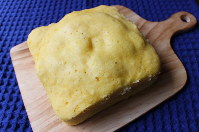 IMG 3553 ホットケーキミックスで卵なし簡単レシピ。レンジでふわふわ野菜蒸しパン。離乳食OK