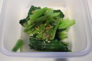 IMG 6385 レンジで小松菜とじゃこのナムル。簡単つくりおき常備菜レシピ。