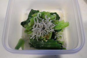 IMG 6386 レンジで小松菜とじゃこのナムル。簡単つくりおき常備菜レシピ。