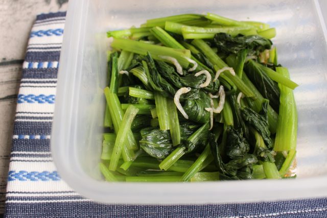 IMG 6424 レンジで小松菜とじゃこのナムル。簡単つくりおき常備菜レシピ。