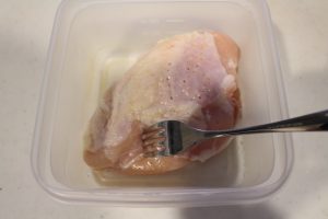 IMG 9849 糖質オフ。レンジで簡単ムネ肉やわらか。蒸し鶏のねぎ塩ダレ