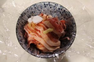 IMG 7691 レンジで簡単やみつきレシピ。てりやき豚丼