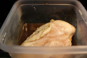 IMG 7806 レンジでしっとりやわらか簡単レシピ。ピリ辛蒸し鶏のポン酢煮