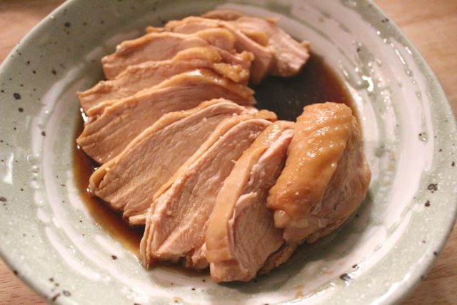 IMG 0261 人気の鶏胸肉が早く柔らかくなる簡単レシピ。ムネ肉やわらか甘辛しょうゆ煮