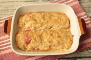 簡単作り置き常備菜レシピ。トマトのツナマヨチーズ焼き