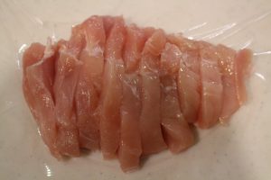IMG 1570 鶏ムネ肉やわらかピカタのレシピ。レンジで簡単作り方。