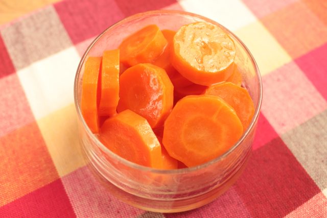 IMG 2298 人気のレンジで時短常備菜レシピ。にんじんグラッセ。甘すぎないお弁当おかず。