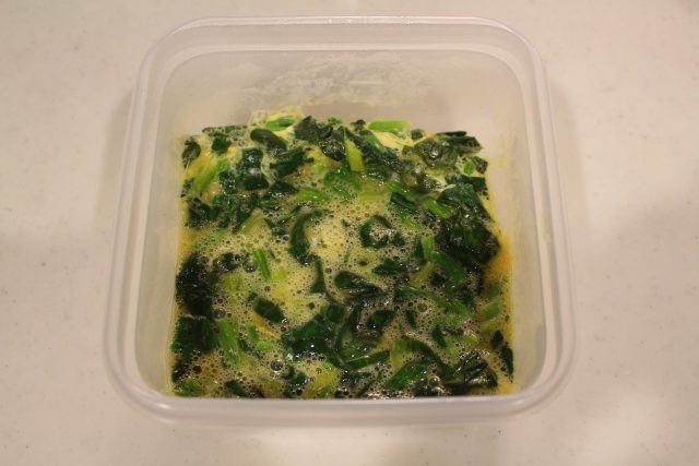 IMG 3795 卵の簡単作り置き常備菜レシピ。ほうれん草オムレツの作り方。