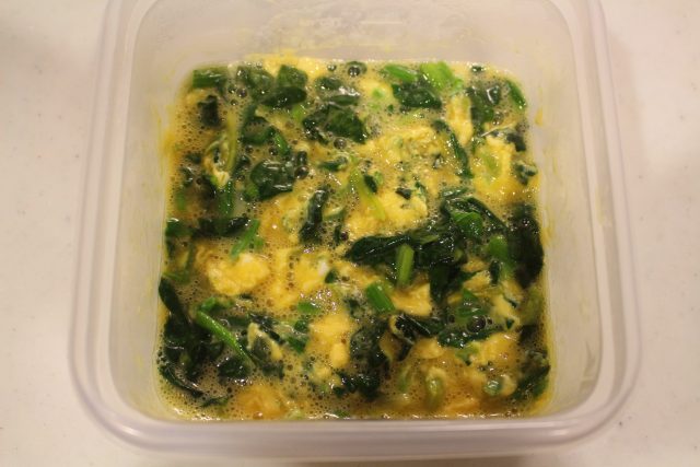 IMG 3797 卵の簡単作り置き常備菜レシピ。ほうれん草オムレツの作り方。