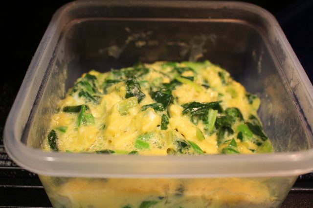 IMG 3799 卵の簡単作り置き常備菜レシピ。ほうれん草オムレツの作り方。