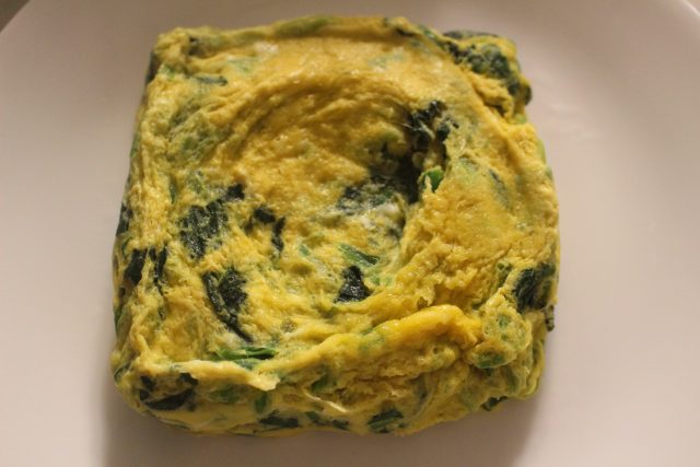 IMG 3808 卵の簡単作り置き常備菜レシピ。ほうれん草オムレツの作り方。