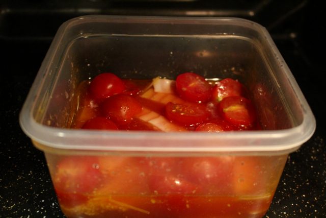 IMG 5136 人気のフレッシュトマトとベーコンのパスタの作り方。レンジで簡単レシピ。
