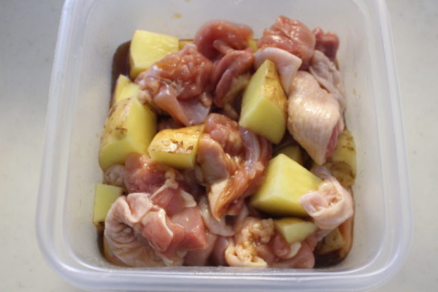 IMG 7451 人気の簡単作り置き常備菜。鶏じゃがの作り方。無水レシピ。