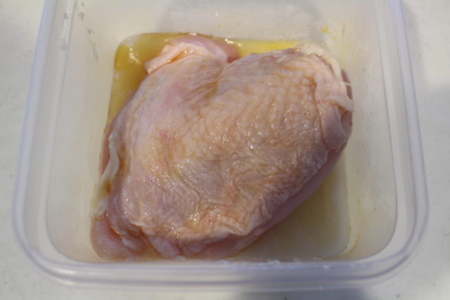 IMG 8950 人気のレンジで簡単作り置きレシピ。塩鶏チャーシューの作り方。