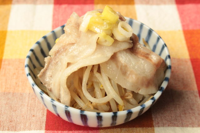 IMG 1775 韓国風コクうまピリ辛豚もやし鍋のレンジで簡単作り方。