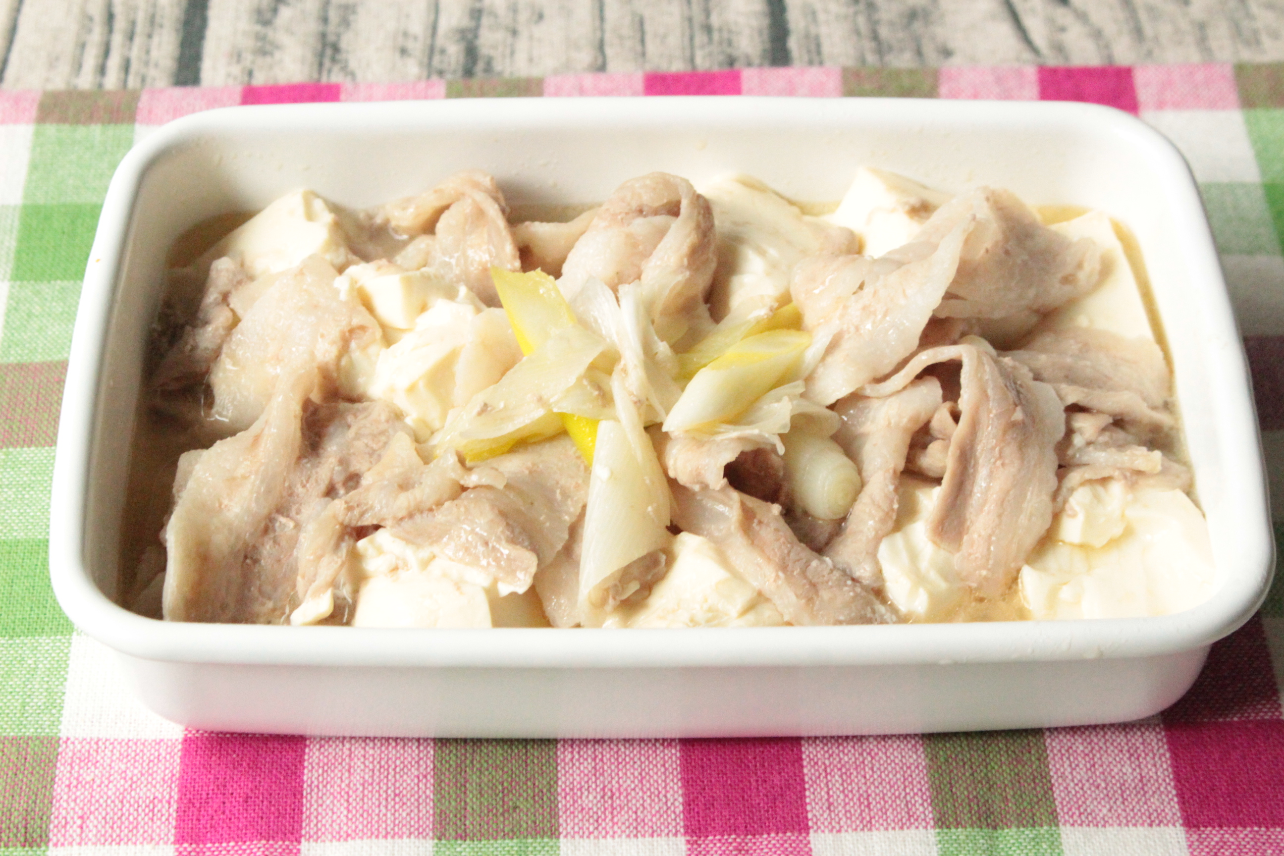 人気の塩肉豆腐の絶品レシピ 鶏ガラと豚肉で簡単作り方 つくりおき食堂