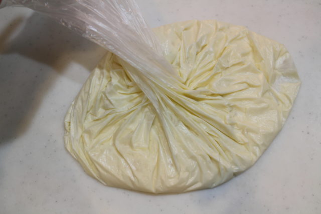 IMG 0029 ホットケーキミックスとポリ袋で湯せんで蒸しパンを作る簡単な方法。カセットコンロで災害時レシピ。