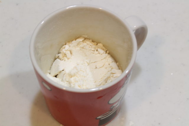 IMG 9639 材料2つ！くつろぎのカフェ蒸しパンのレシピ。マグカップで卵なしの簡単作り方。