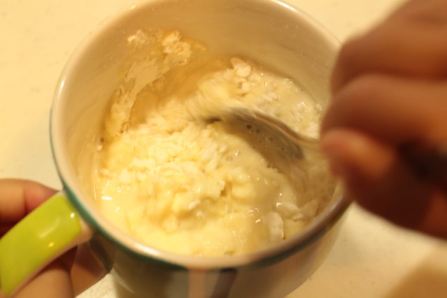 IMG 9804 卵と牛乳を使わないほんのり甘い豆乳蒸しパンの作り方。材料2つでレンジで簡単レシピ。