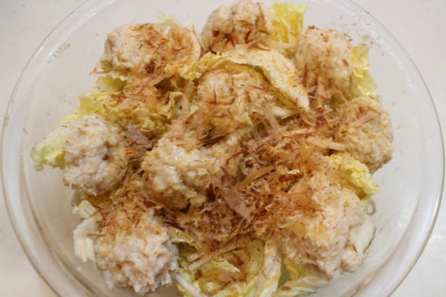 IMG 1684 糖質ひかえめでお腹いっぱい！ふわふわ鶏だんご塩ちゃんこ鍋のレンジで簡単作り方。