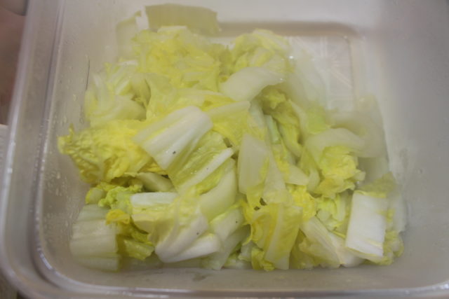 IMG 2139 レンジで簡単で体が温まる人気の常備菜の作り方。白菜のめんつゆバター