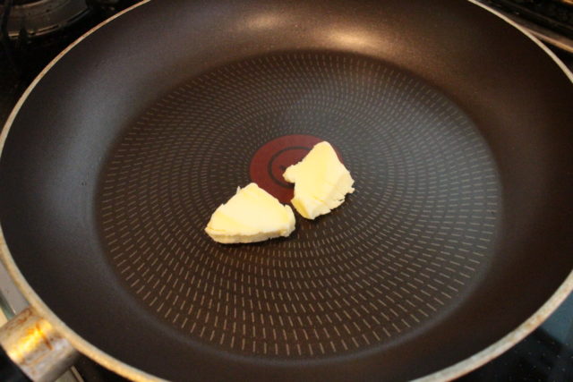 IMG 3935 外はカリカリ、中はもちもち！やみつき焦がしバターぬれおかきのレシピ。お餅で簡単作り方。