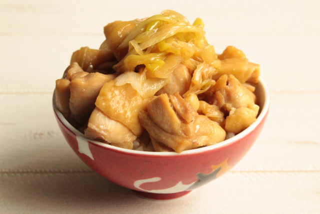 IMG 3251 レンジで簡単！タレが美味しい甘辛つゆだく鶏ねぎ丼のレシピ。お弁当におすすめの鶏肉おかずの作り方。