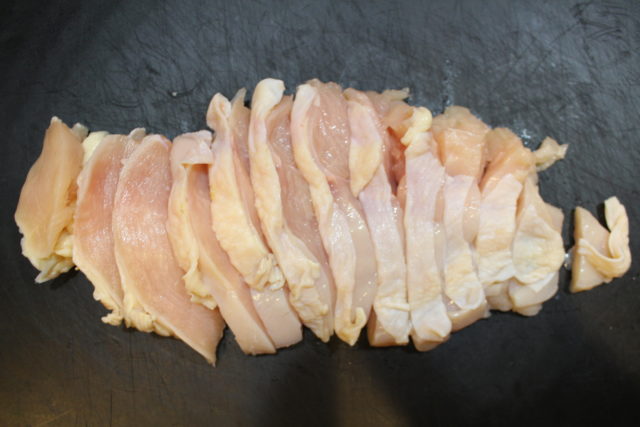 IMG 5697 鶏胸肉の節約作り置きおかずレシピ。鶏ムネ肉のうま塩焼きの簡単作り方。