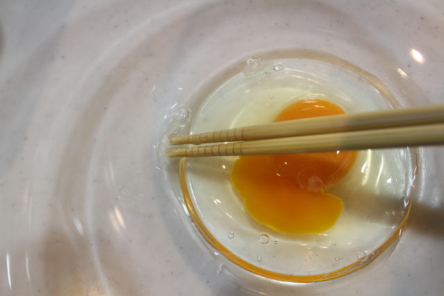 IMG 7477 絶品！とろとろ生カスタードプリンの簡単レシピ。ゼラチンと全卵でなめらかとろける作り方。