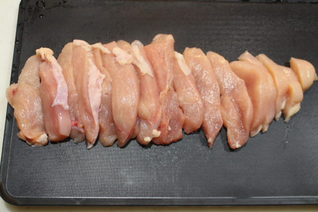 IMG 7537 鶏胸肉の節約作り置きおかずレシピ。鶏ムネ肉のうま塩焼きの簡単作り方。