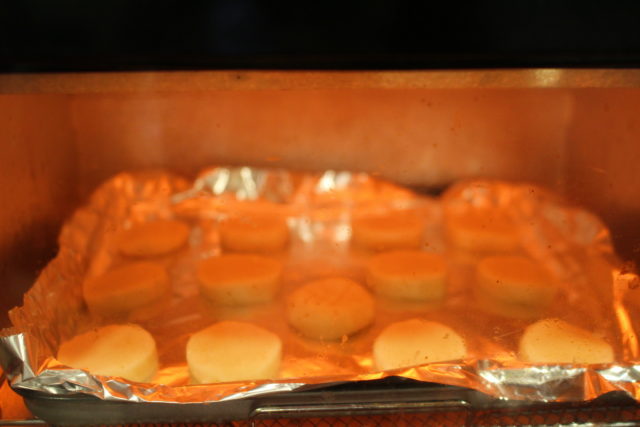 IMG 8040 材料4つでトースターで3分！サクサクきなこクッキーのレシピ。バターなしで簡単作り方。