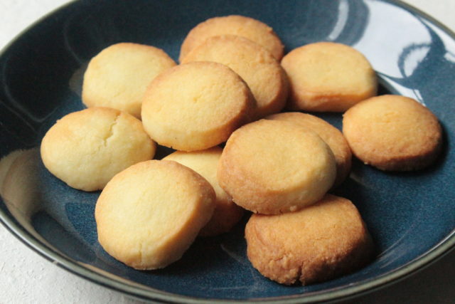 IMG 8050 1 材料4つでトースターで3分！サクサクきなこクッキーのレシピ。バターなしで簡単作り方。