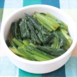 作り置きにおすすめの小松菜の副菜。小松菜の生姜じょうゆ和えのレシピ。お弁当の常備菜に。