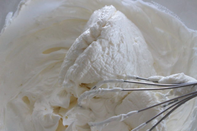 IMG 2275 人気の水切りヨーグルトで濃厚ティラミスの簡単レシピ。卵なし！生クリームとビスケットでおすすめ作り方。