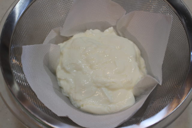 IMG 2671 材料３つ！フルグラでフローズンヨーグルトバーの簡単レシピ。水切りヨーグルトでさっぱり美味しい作り方。