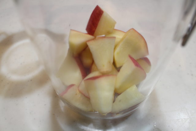 IMG 3407 氷砂糖で彩り豊かなフルーツビネガーの作り方（アップルビネガーとマスカットビネガーのレシピ）