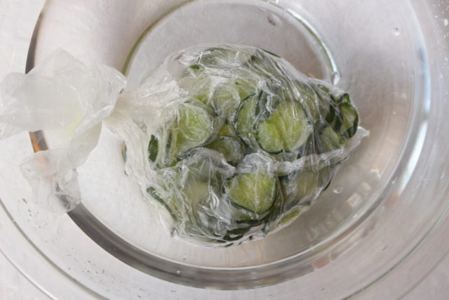 IMG 1002 きゅうりの冷凍保存方法。簡単おいしく保存するポイントと冷凍きゅうりのおすすめレシピ。