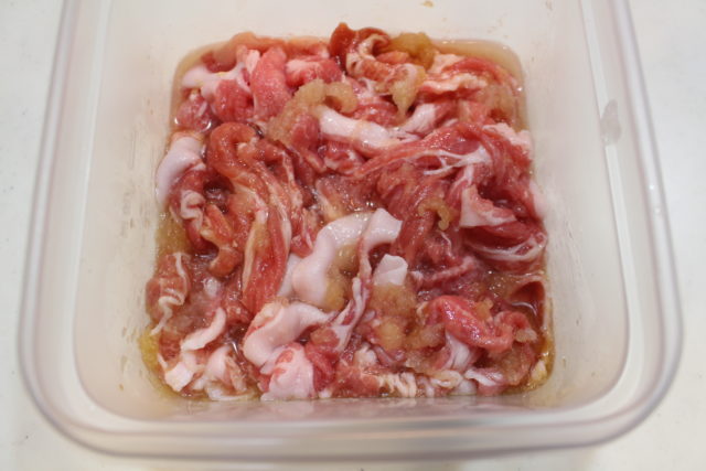 IMG 1790 調味料２つでレンチン一撃！豚バラ肉と大根のみぞれ煮の簡単作り方。
