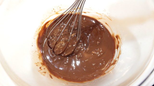 IMG 2869 人気の抹茶の市松模様！超濃厚しっとり生チョコケーキ。レンジで3分で簡単！