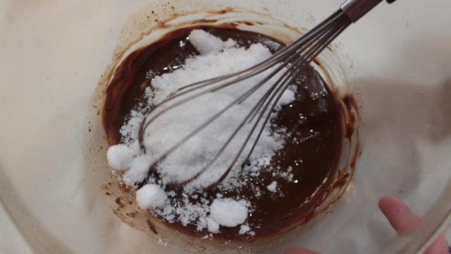 IMG 2870 人気の抹茶の市松模様！超濃厚しっとり生チョコケーキ。レンジで3分で簡単！