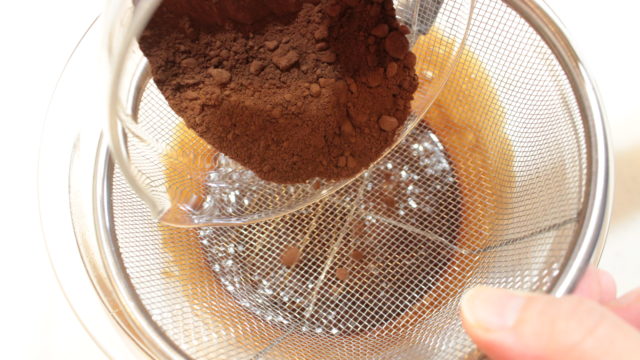 IMG 2880 人気の抹茶の市松模様！超濃厚しっとり生チョコケーキ。レンジで3分で簡単！