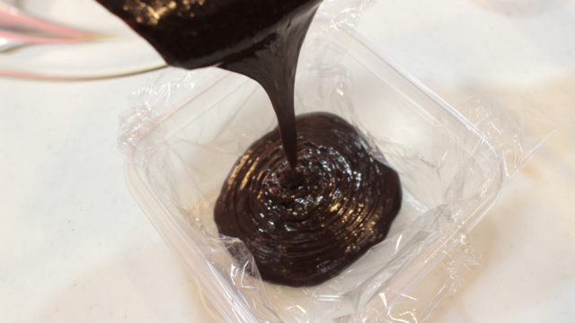 IMG 2893 人気の抹茶の市松模様！超濃厚しっとり生チョコケーキ。レンジで3分で簡単！