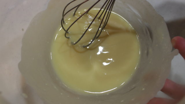 IMG 3624 濃厚しっとり抹茶の生チョコケーキの簡単やかないレシピ。生クリームなしでリッチな味わい！超簡単作り方。