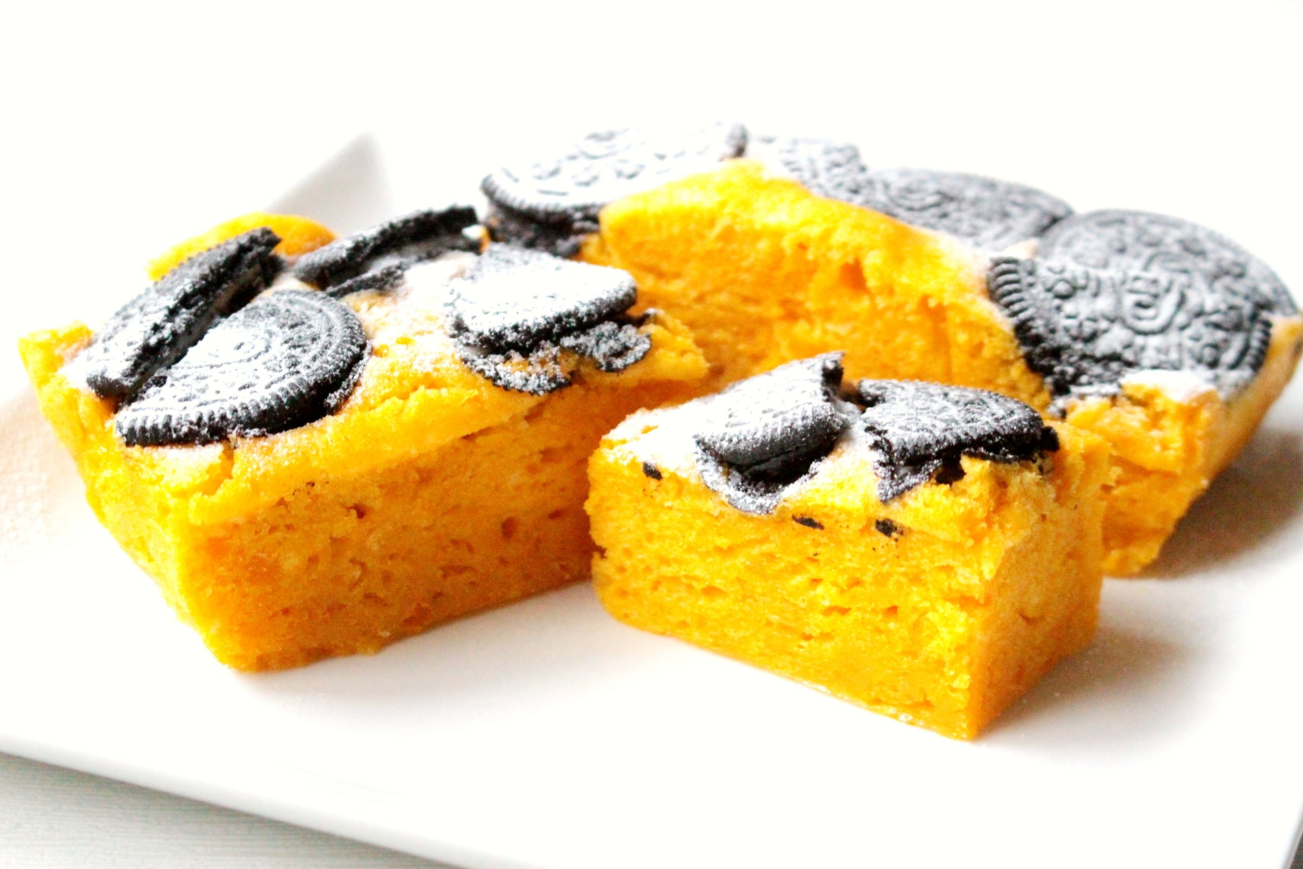 ハロウィンの簡単レシピ もちもちカボチャとザクザクオレオの蒸しケーキのレンジで簡単作り方 つくりおき食堂