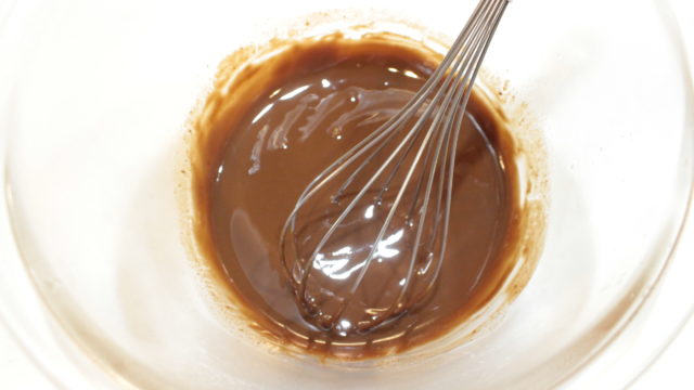 IMG 4397 材料5つ！レンジでなめらか濃厚リッチなチョコケーキの簡単作り方。